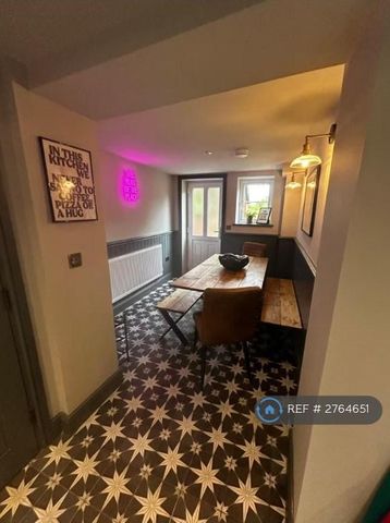 4 bedroom semi-detached house to rent - Photo 3