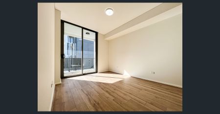 MODERN ONE-BEDROOM APARTMENT IN PRIME WATERLOO LOCATION - Photo 3