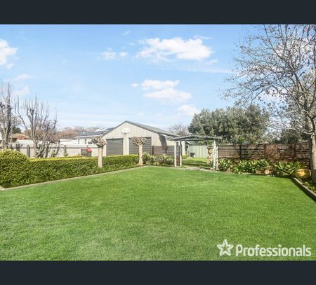 6 Athol Street, Turvey Park, NSW 2650 - Photo 2