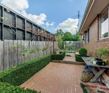 2/158 Junction Road, Nunawading - Photo 2