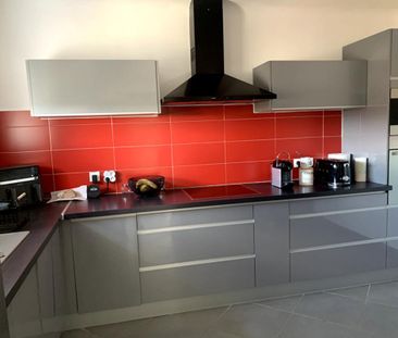 Location Appartement 3 pièces 70m² MARTIGUES 13500 - Photo 3