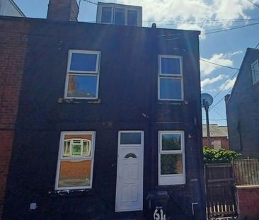 2 bedroom end of terrace house to rent - Photo 4