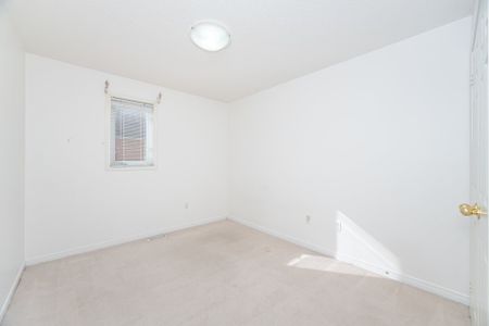 For Lease - 6513 Song Bird Crescent, Mississauga, Ontario - Photo 5