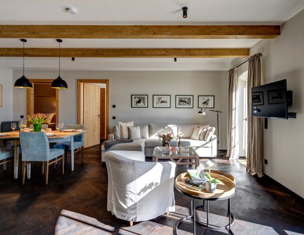 Exclusive 3-room apartment in the Tegernsee valley - Photo 1