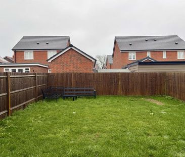 2 bedroom semi-detached house to rent - Photo 6