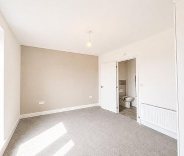 4 bedroom detached house to rent - Photo 5