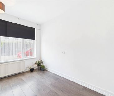 1 bedroom Flat in Wescott Road, Wokingham - Photo 2