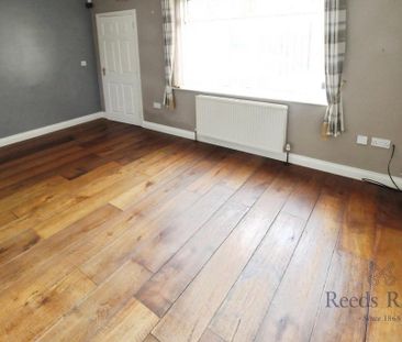 2 bedroom semi-detached house to rent - Photo 4