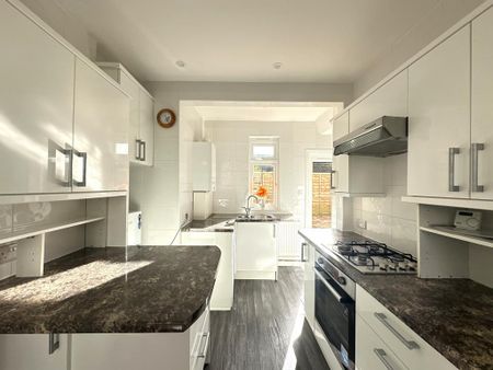 2 bedroom property to rent - Photo 4