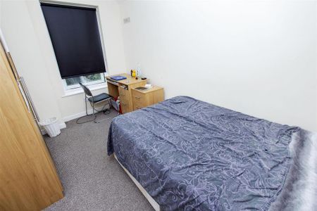 6 bedroom house to rent - Photo 2