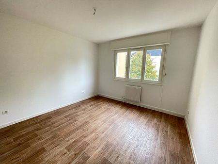 Location Appartement 4 pièces 96m² - Photo 4