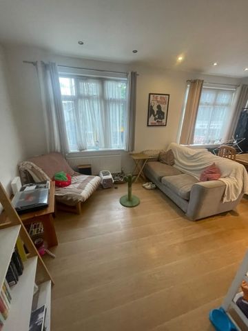 Room in a Shared Flat, Grove Vale, SE22 - Photo 3