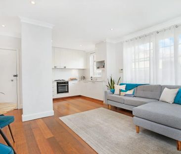 Light Filled One Bedroom Apartment,Walk To The Bondi Beach & Bondi ... - Photo 1