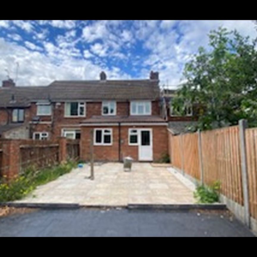 5 Bed Terraced House, Knight Avenue, CV1 - Photo 1