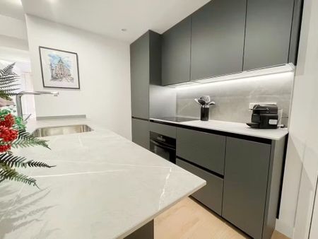 Avenida de la Ciudad de Barcelona, Madrid, Community of Madrid 28007 - Photo 2