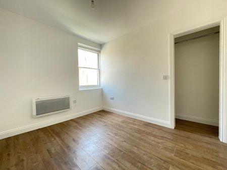 London Street, Norwich - Photo 2