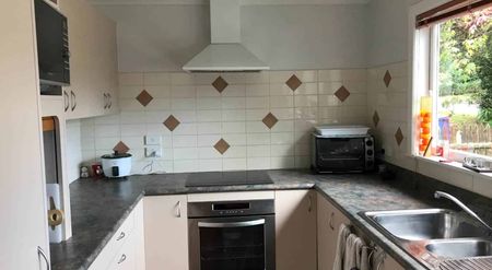 Your next family home! - Photo 3