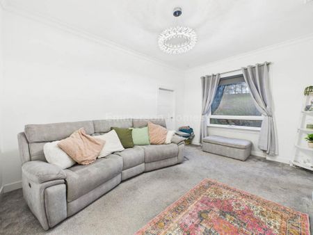 3 bedroom flat to rent - Photo 3