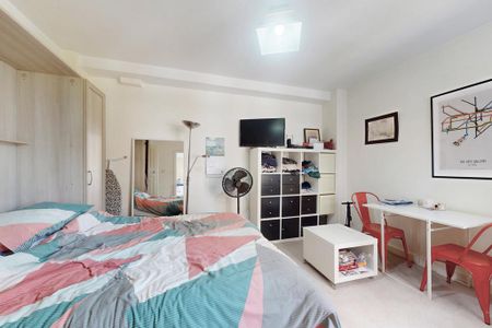 Studio to rent - Photo 2