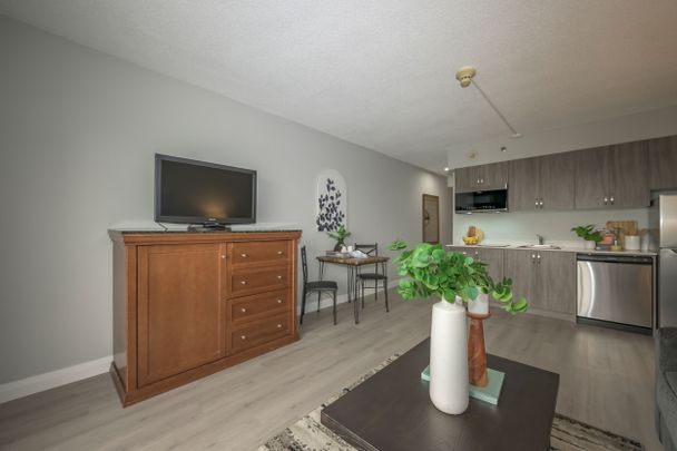 For Lease - 300 King Street Unit# 1 BEDROOM, London East, Ontario - Photo 1