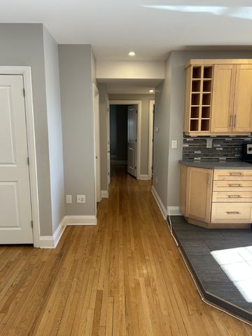 9 - 207 Charlotte Street - Photo 2