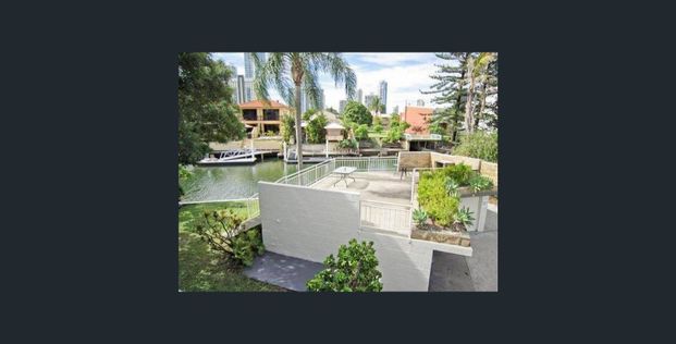 Relaxed Coastal Living in a Quiet Surfers Paradise Pocket - Photo 1