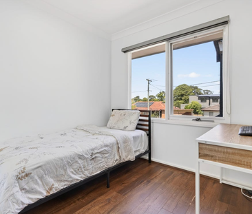 Fully Renovated Family Home in Prime Location - Photo 5