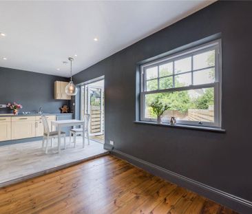 3 bedroom terraced house to rent - Photo 3