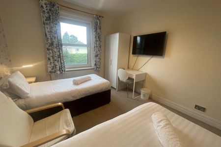 Parkstone Road, POOLE - Photo 4