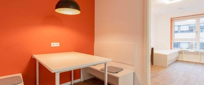 Mietrabatt - NUR FÜR STUDENTEN - Vollständig möbliertes Privatzimmer in einer 2-er WG - Foto 1
