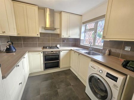 3 bedroom terraced house to rent - Photo 5