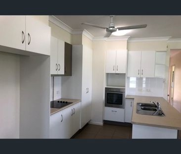 32 Derwent Cct, Kelso, Qld 4815 - Photo 4