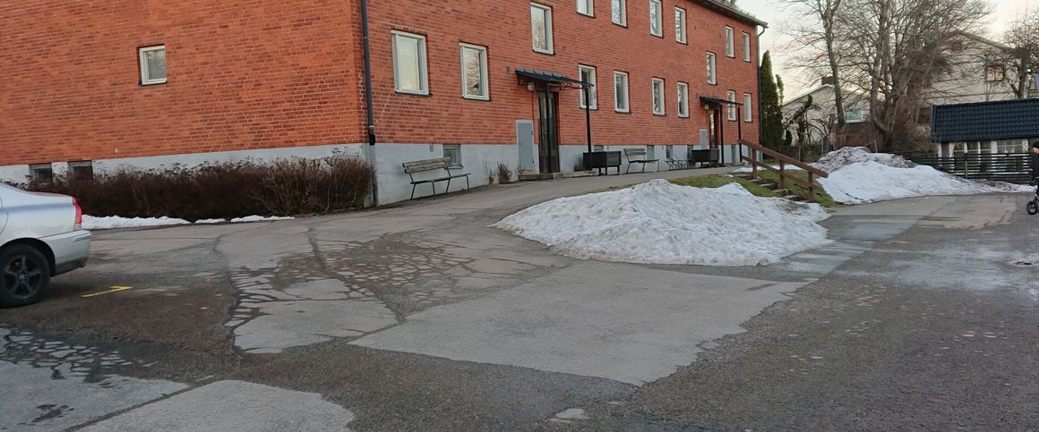 Gudhemsvägen, Falköping - Photo 1