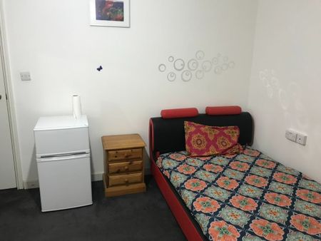 Room in a Shared House, Pell Street, RG1 - Photo 4