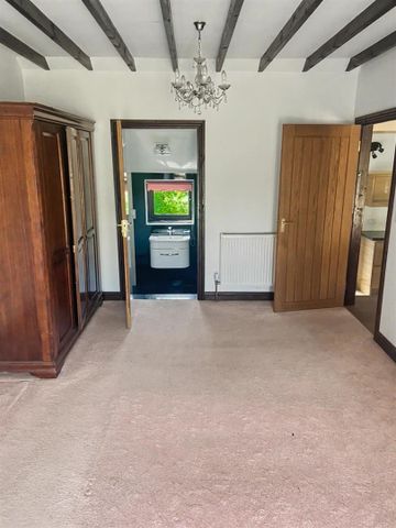 1 Bedroom Flat / Apartment to let - Photo 4