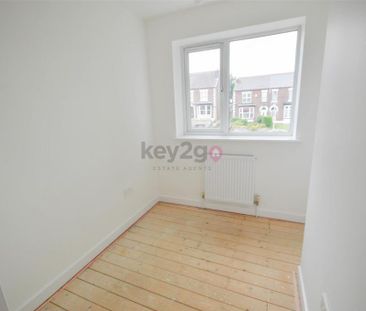 3 bedroom semi-detached house to rent - Photo 5