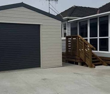 Newly Renovated Back Section Home - Photo 2