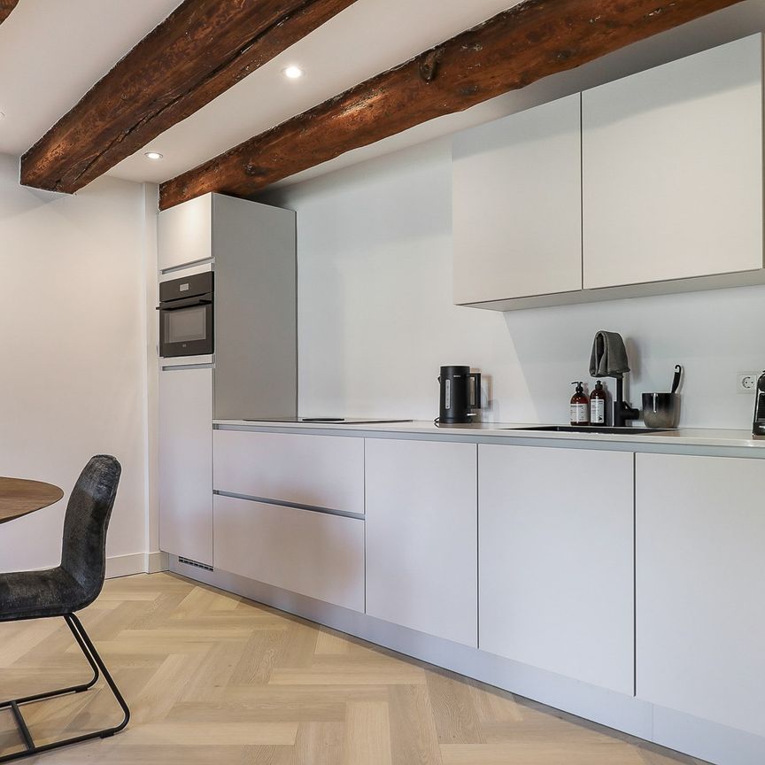 Te huur: Nieuwezijds Voorburgwal, 1012 RZ Amsterdam - Photo 1