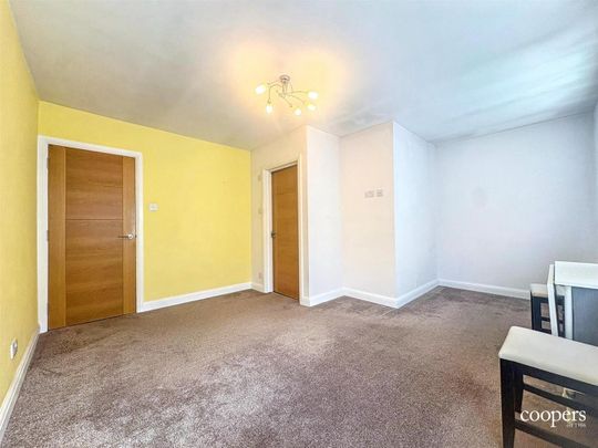 2 bedroom maisonette - Photo 1