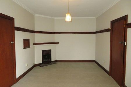 LARGE 1 BEDROOM UNIT! - Photo 4