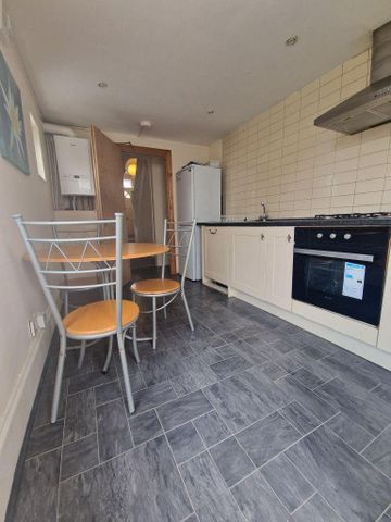 3 bedroom maisonette to rent - Photo 4