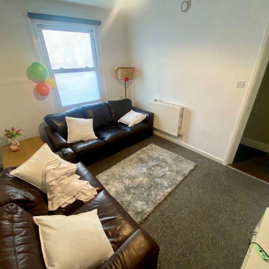 5 bedroom house to rent - Photo 1