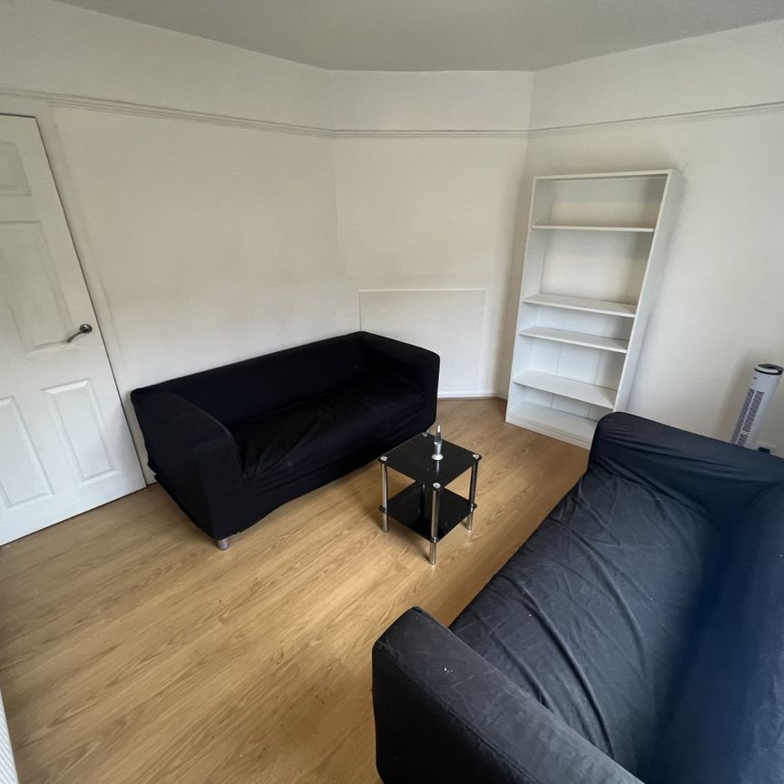 4 bedroom terraced house to rent - Photo 1