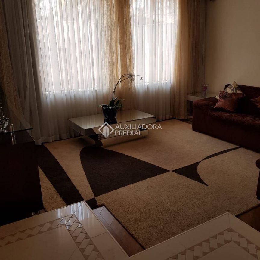 Sobrado com 3 quartos e 208m² para alugar em Jardim, Santo André. - Foto 1