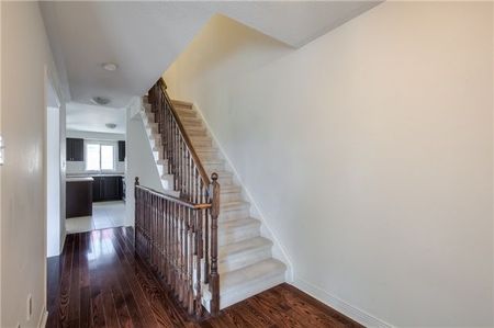 For Lease - 10 Wilkes Crescent, Toronto, Ontario - Photo 4