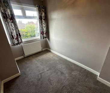 Ambrose Avenue - Photo 3