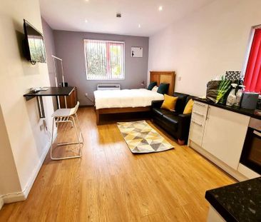 Studio to rent - Photo 3