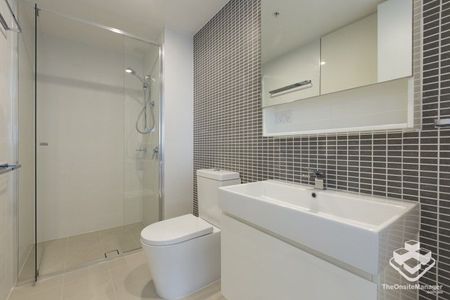 Furnished Luxury 2-bedroom 2-bathroom 1-carpark apartment. - Photo 5