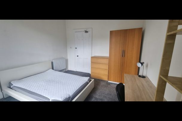 Room in a Shared Flat, Bernard Terrace, EH8 - Photo 1