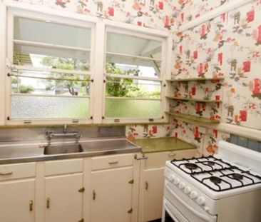 15 Grosvenor Road, Indooroopilly, QLD, 4068 - Photo 3